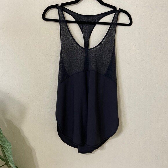 Lululemon Twist And Train Tank Black Side Slits measures to a size small - Picture 14 of 16